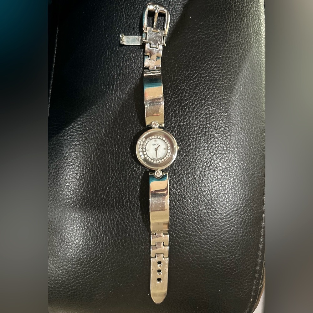 Gucci Silver Swiss made Women's Watch 💎 - Picture 4 of 6